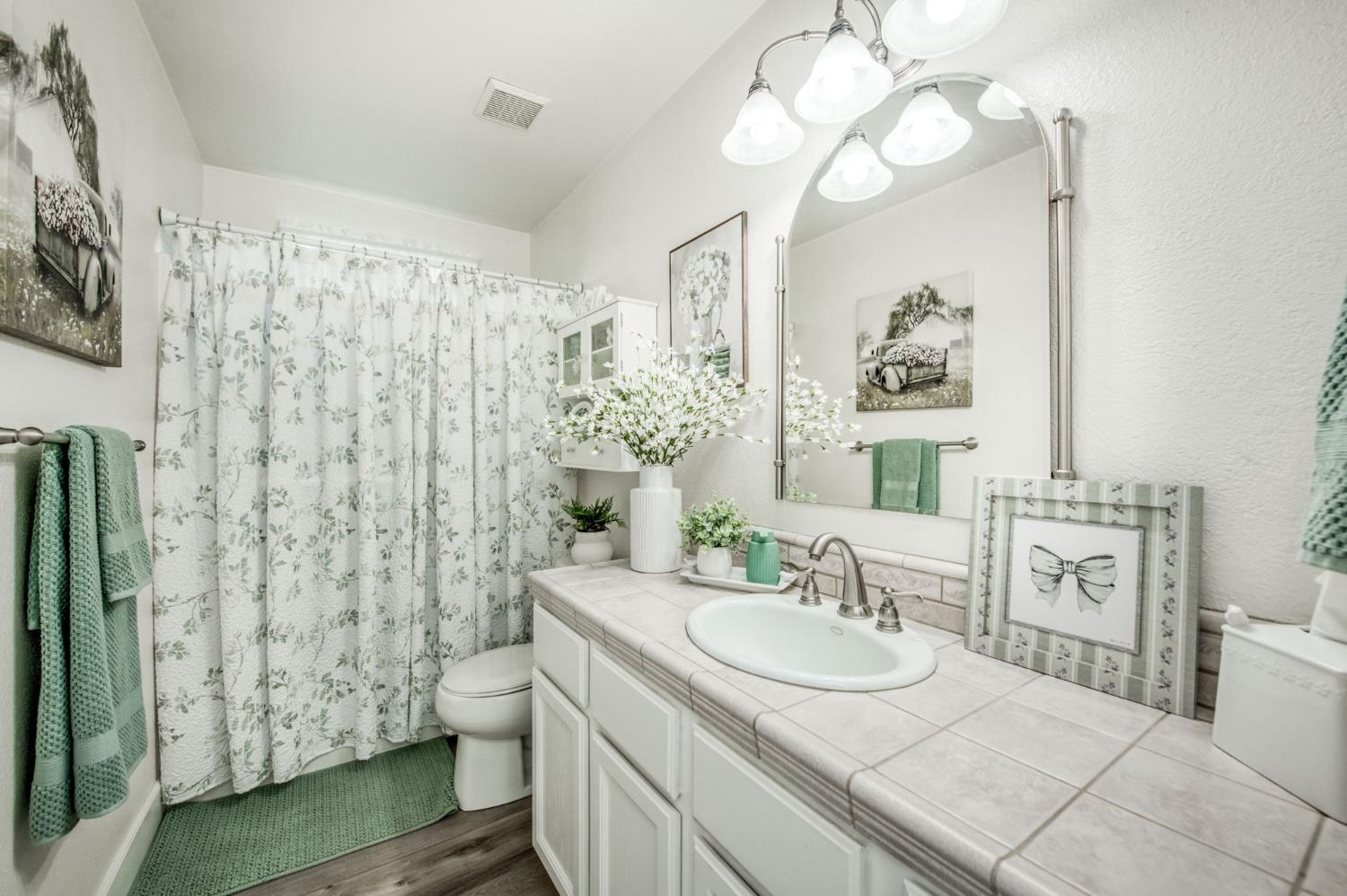 892 Fedora Ave, Clovis, CA 93612