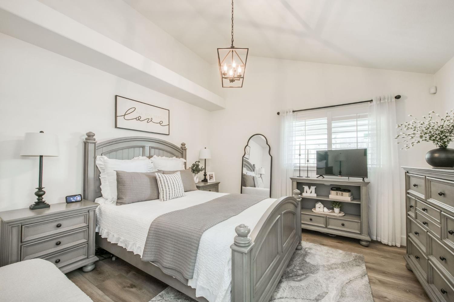 892 Fedora Ave, Clovis, CA 93612