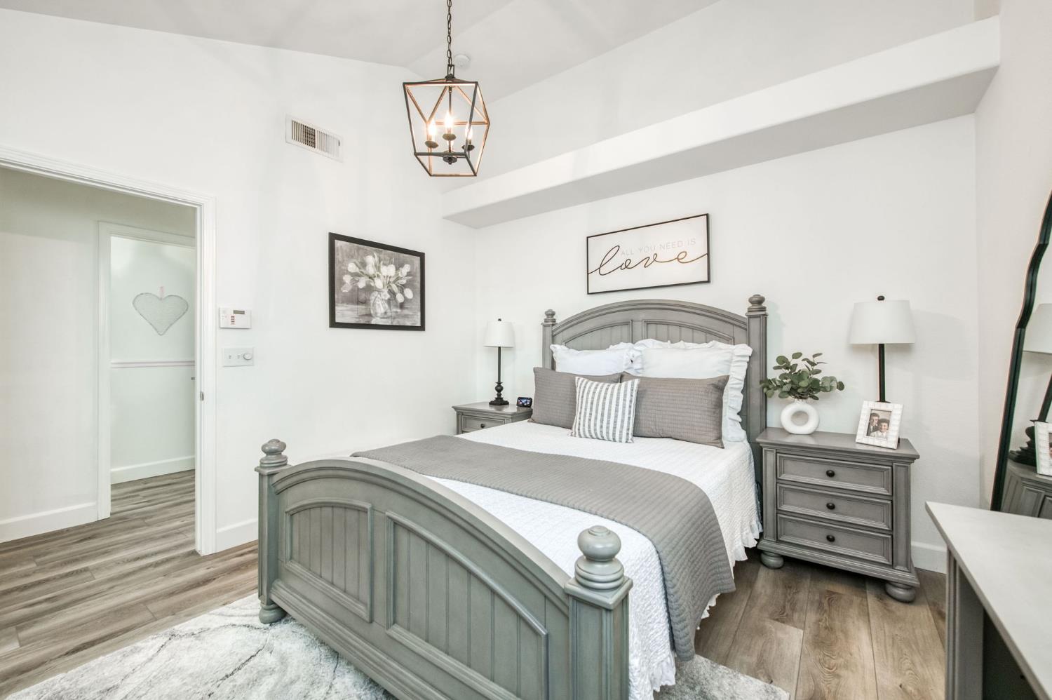 892 Fedora Ave, Clovis, CA 93612