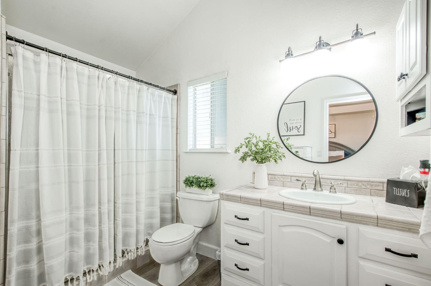 892 Fedora Ave, Clovis, CA 93612