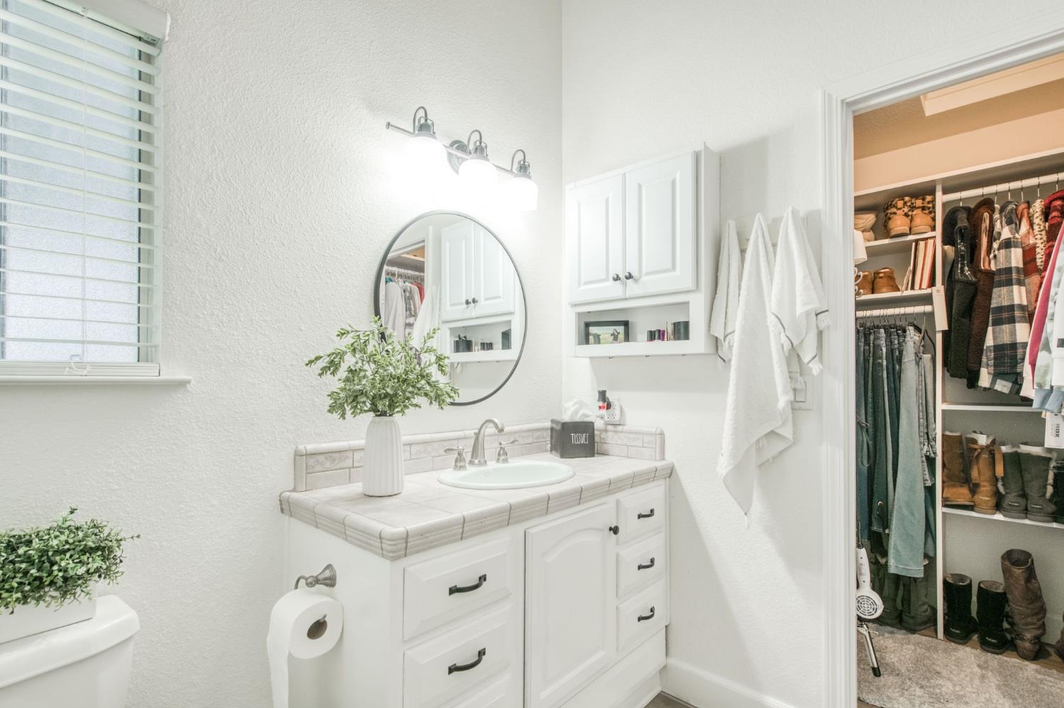 892 Fedora Ave, Clovis, CA 93612
