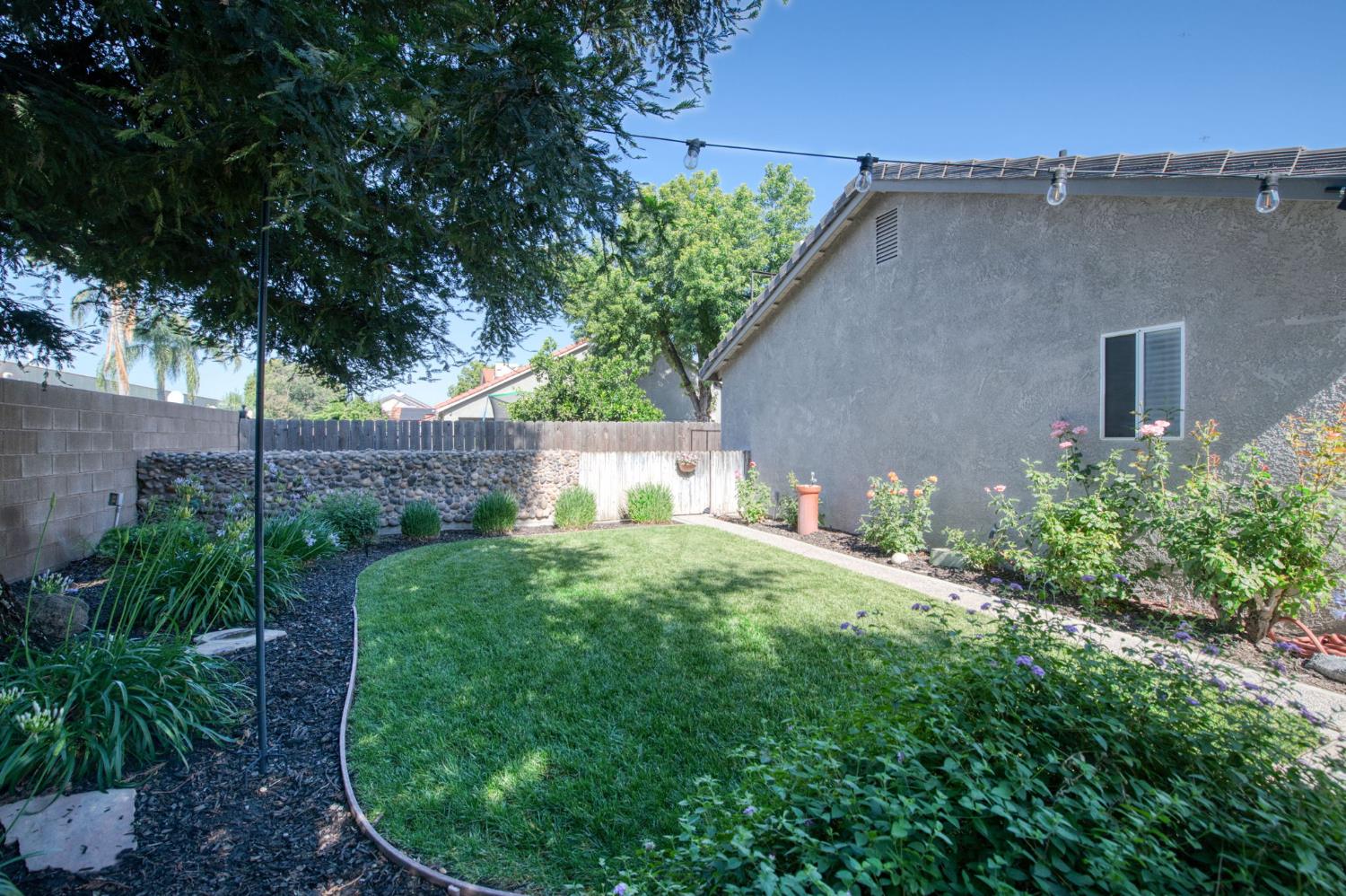 892 Fedora Ave, Clovis, CA 93612