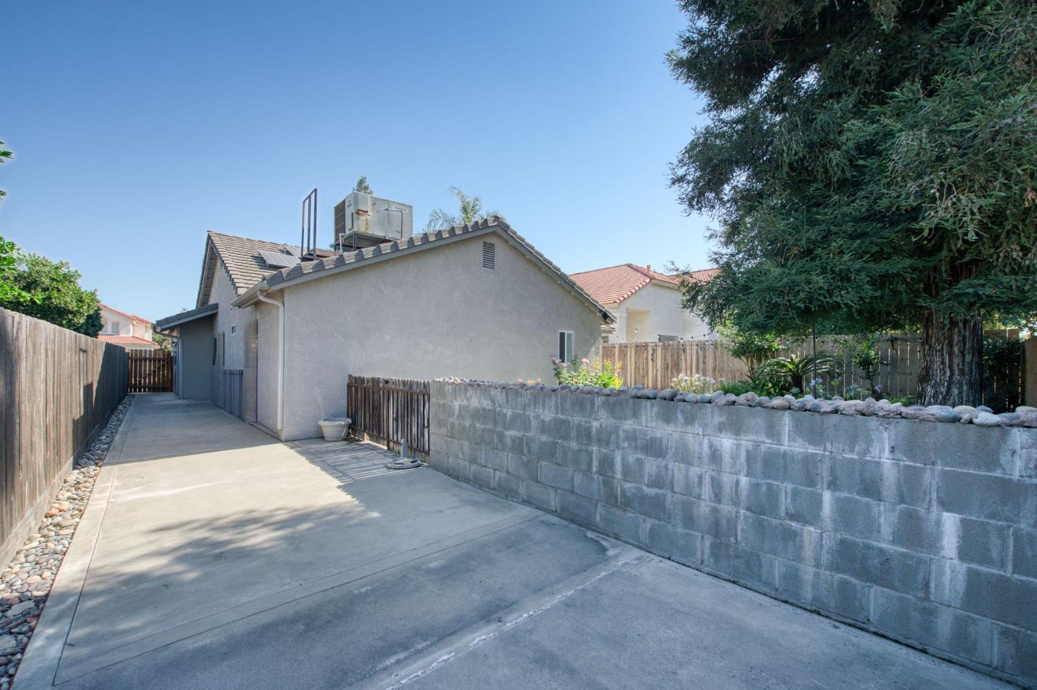 892 Fedora Ave, Clovis, CA 93612