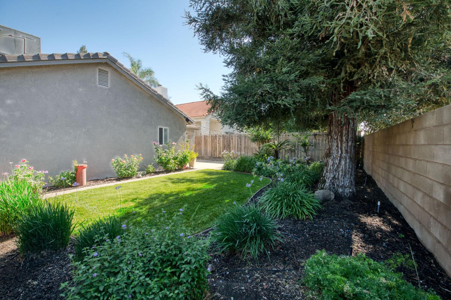 892 Fedora Ave, Clovis, CA 93612