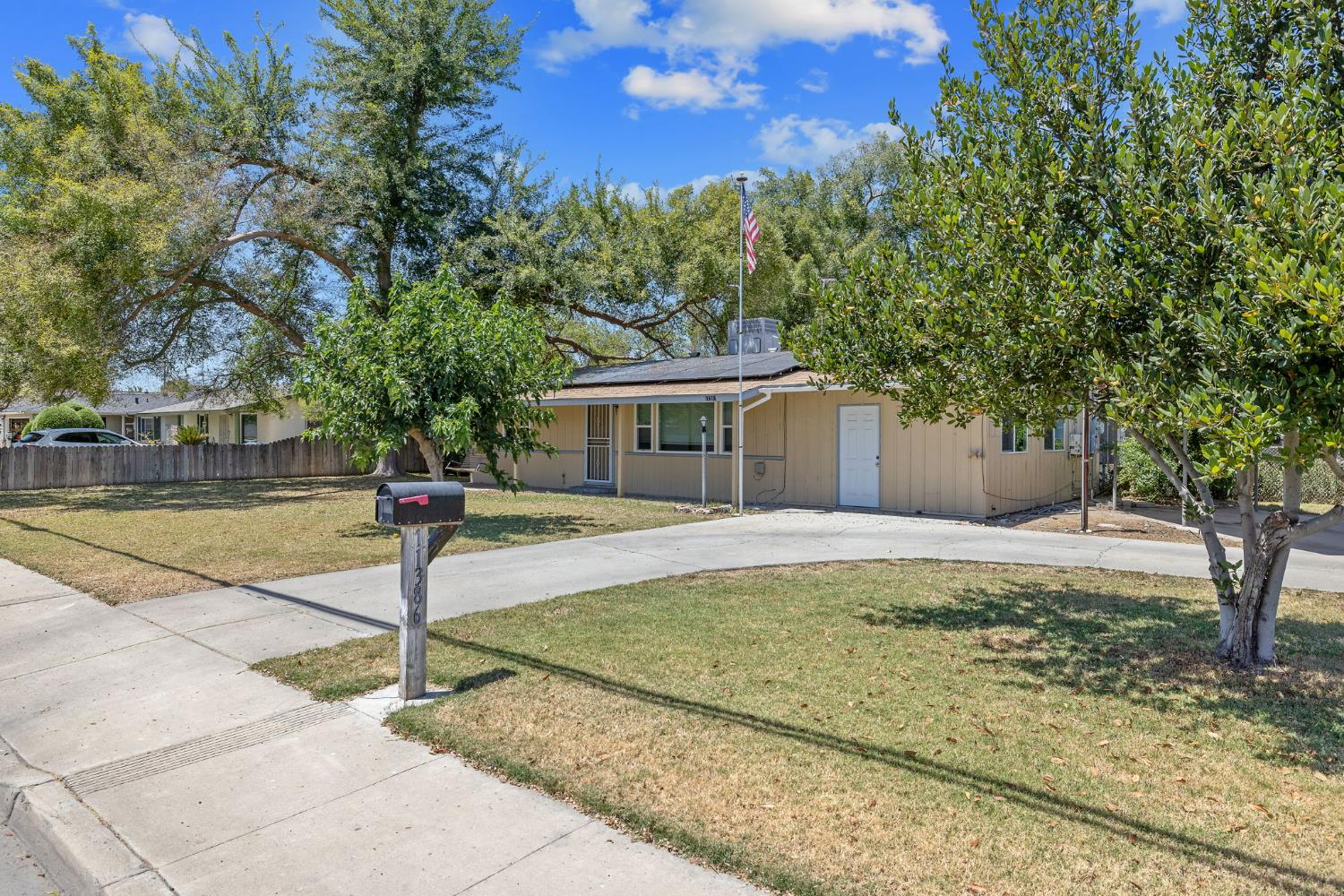 11386 Hanford Armona Rd, Hanford, CA 93230