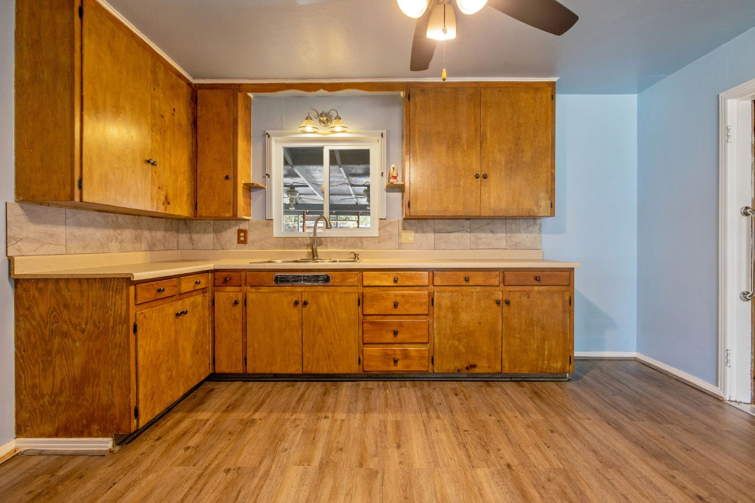 11386 Hanford Armona Rd, Hanford, CA 93230