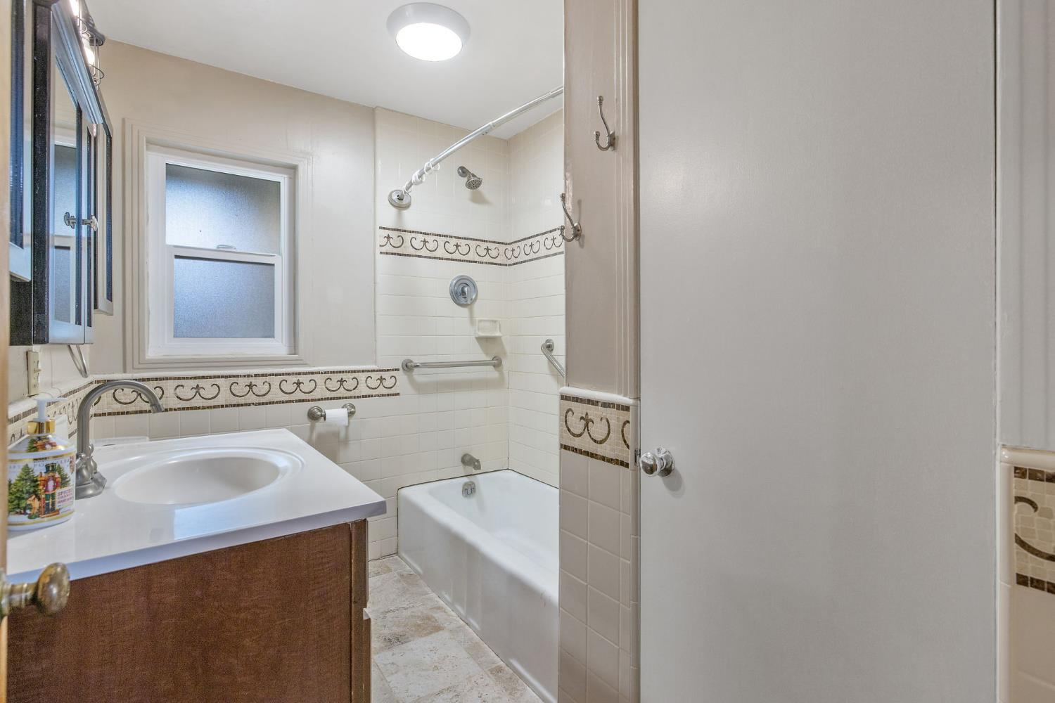 11386 Hanford Armona Rd, Hanford, CA 93230