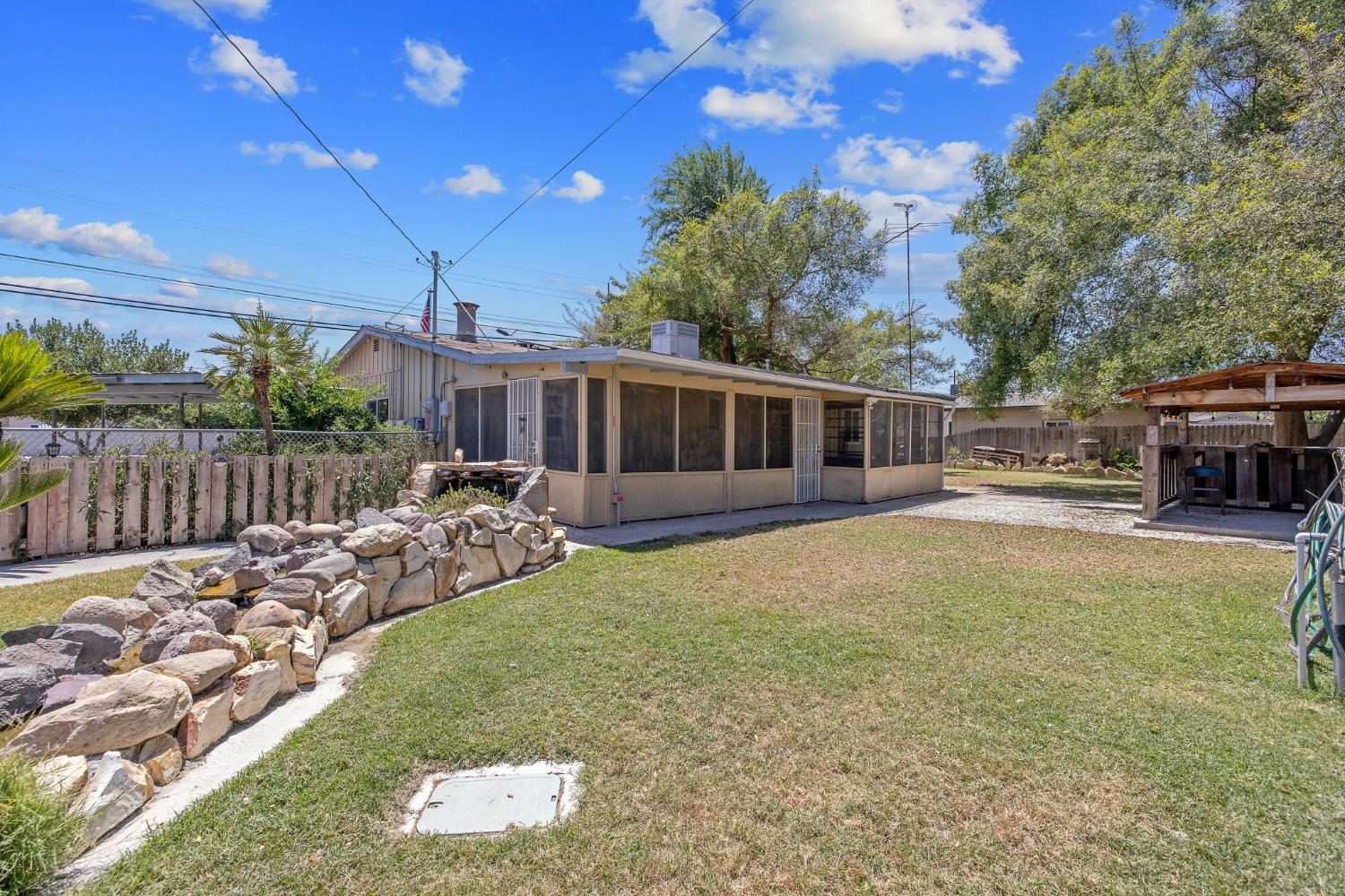 11386 Hanford Armona Rd, Hanford, CA 93230