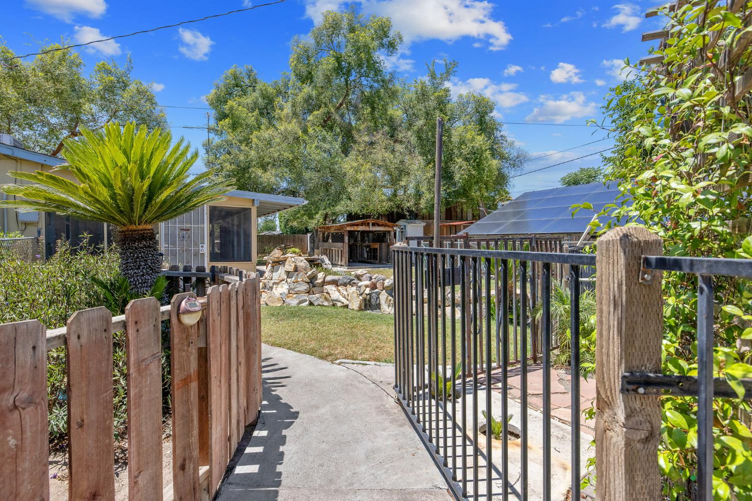 11386 Hanford Armona Rd, Hanford, CA 93230