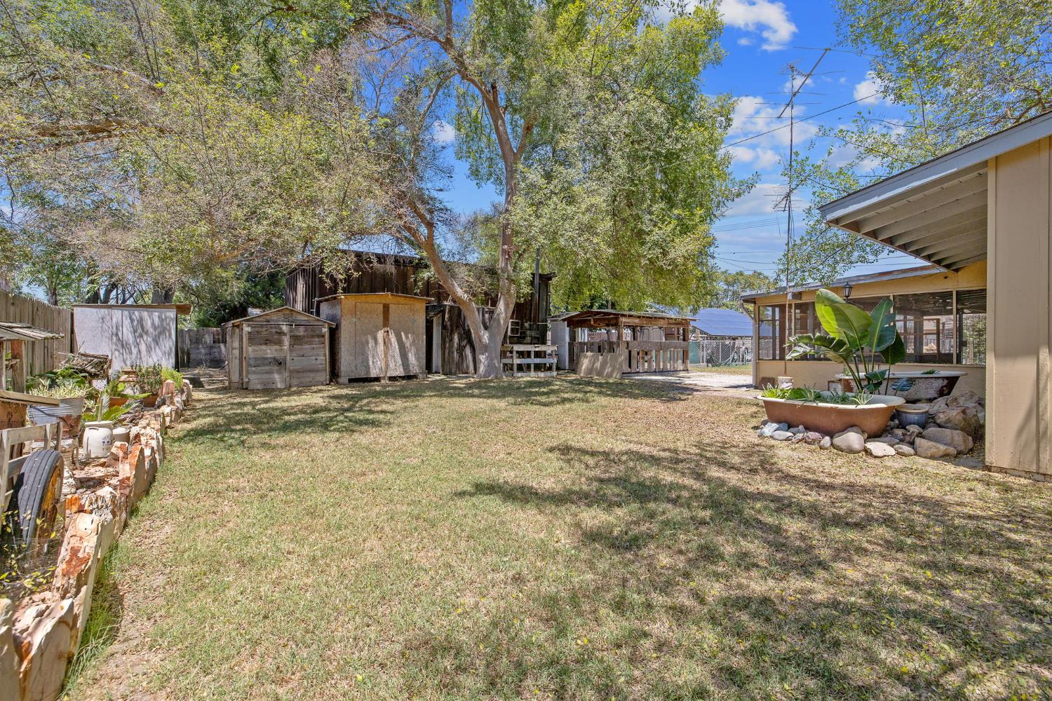 11386 Hanford Armona Rd, Hanford, CA 93230