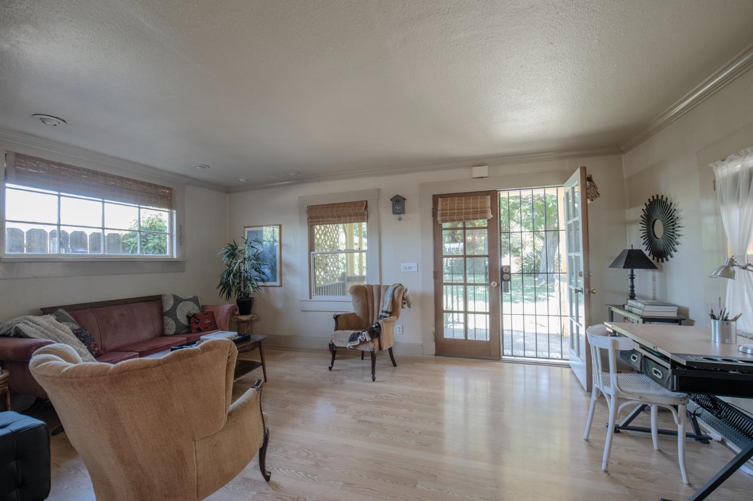 330 E Cornell Ave, Fresno, CA 93704