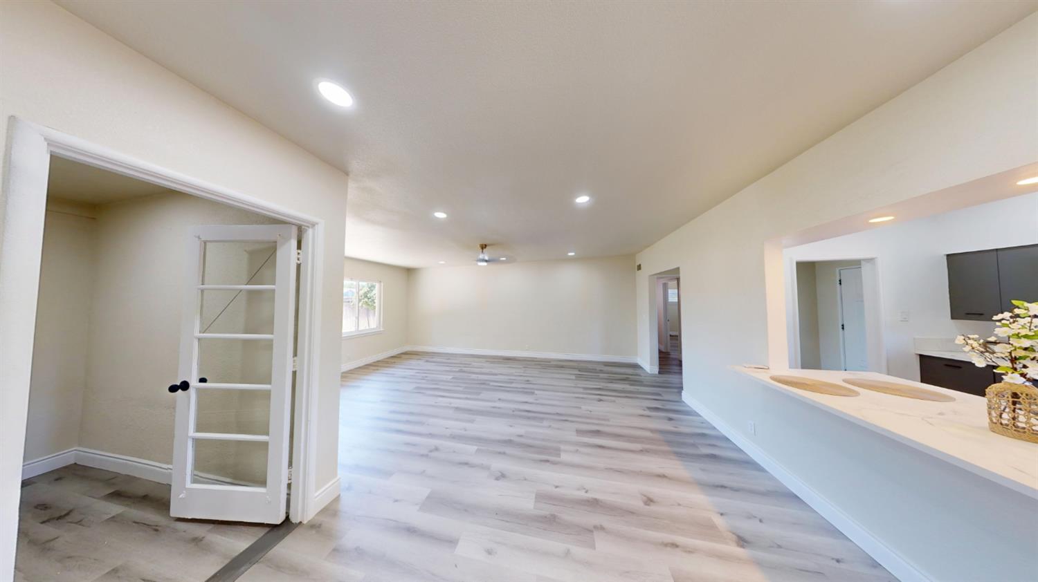 3015 N Adoline Ave, Fresno, CA 93705