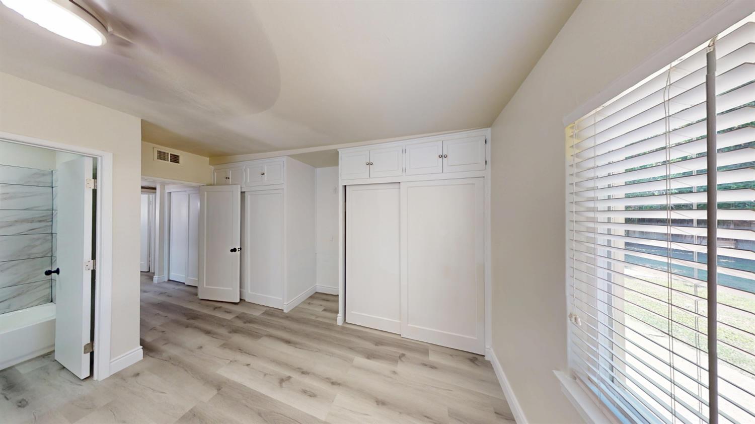 3015 N Adoline Ave, Fresno, CA 93705