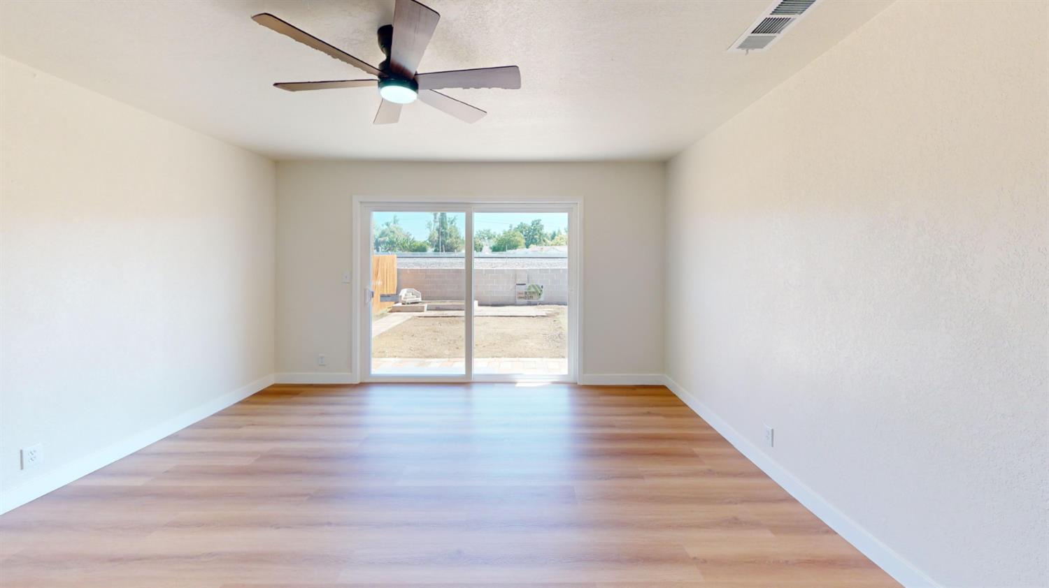 4298 N Holt Ave, Fresno, CA 93705