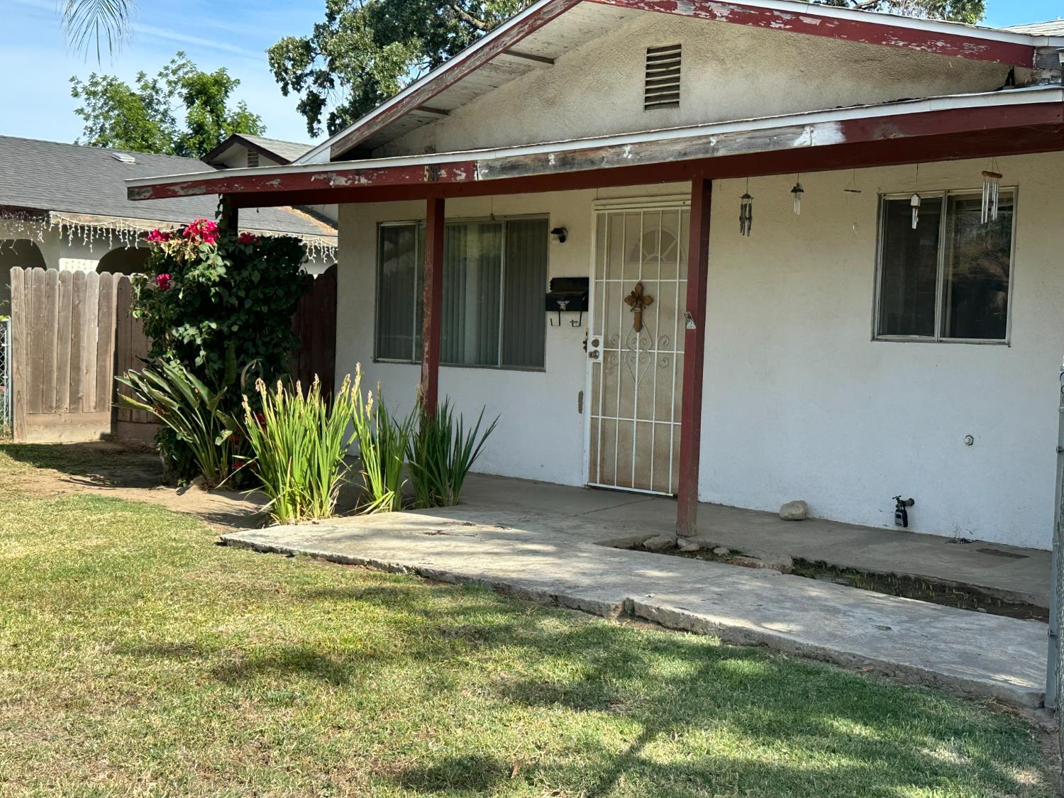 530 E 11Th St, Hanford, CA 93230