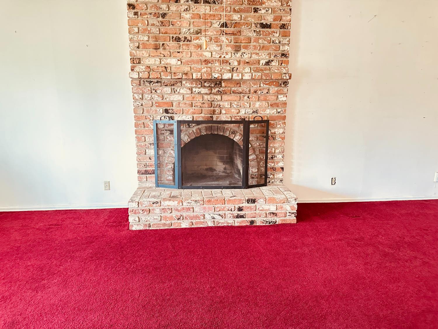 530 E 11Th St, Hanford, CA 93230