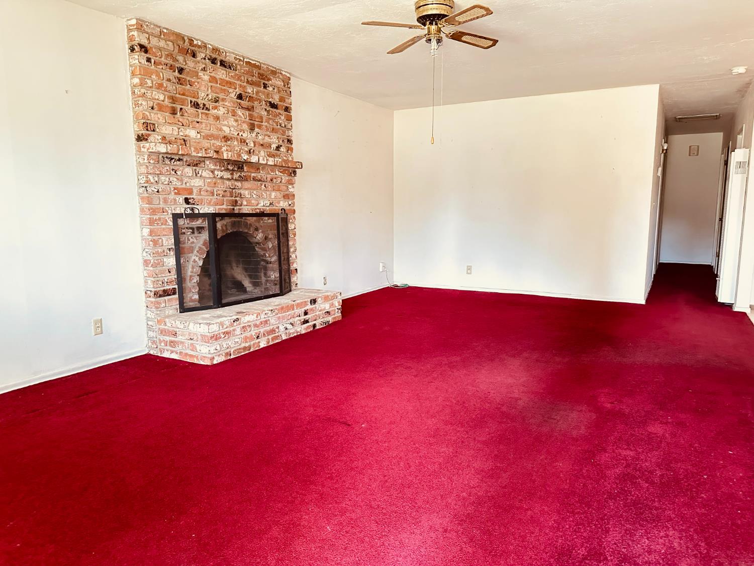530 E 11Th St, Hanford, CA 93230