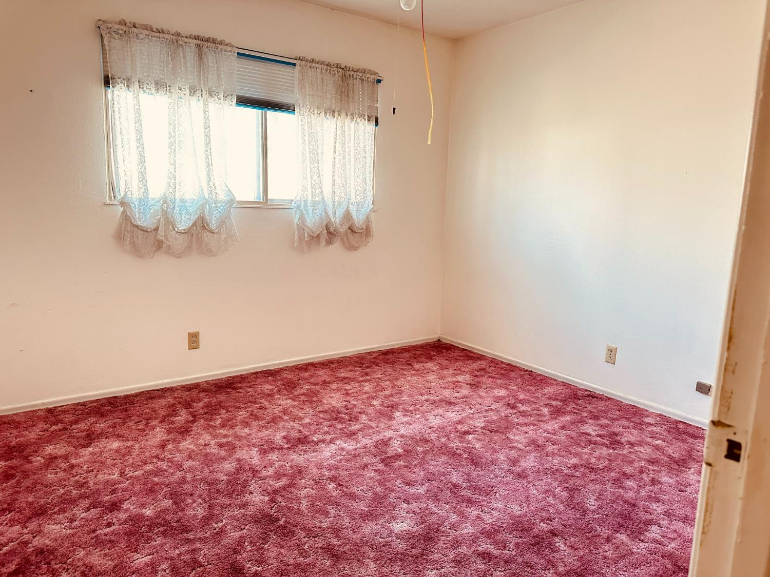 530 E 11Th St, Hanford, CA 93230