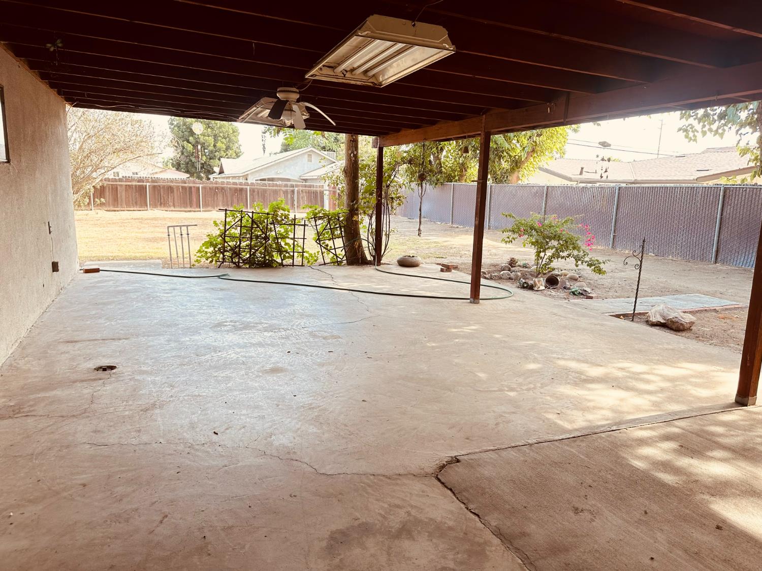 530 E 11Th St, Hanford, CA 93230