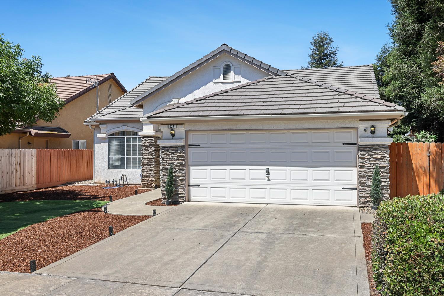10271 N Whitney Ave, Fresno, CA 93730