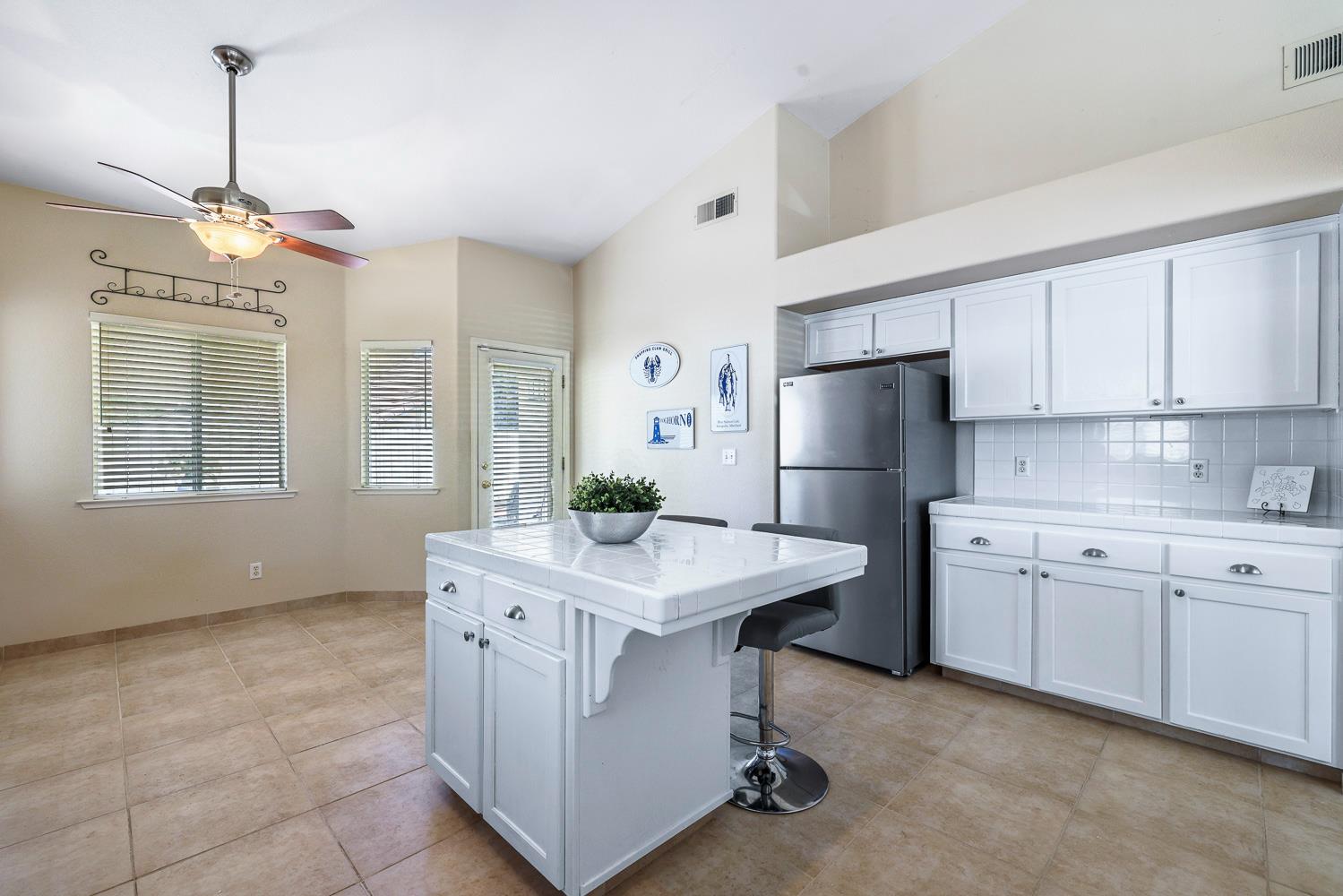 10271 N Whitney Ave, Fresno, CA 93730