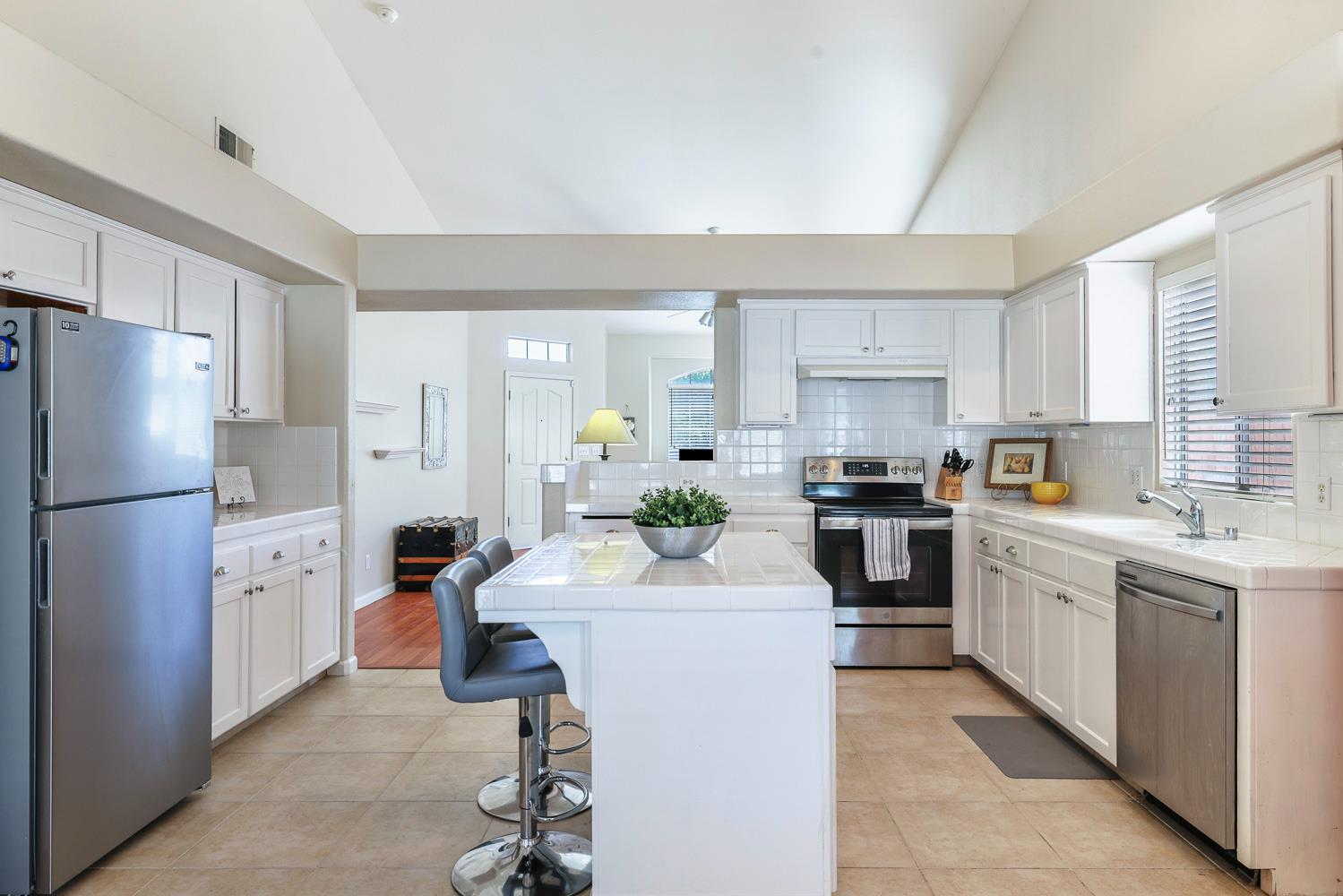10271 N Whitney Ave, Fresno, CA 93730