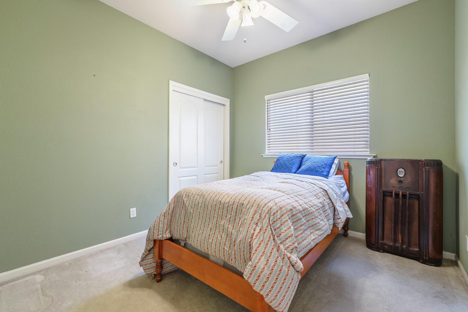 10271 N Whitney Ave, Fresno, CA 93730