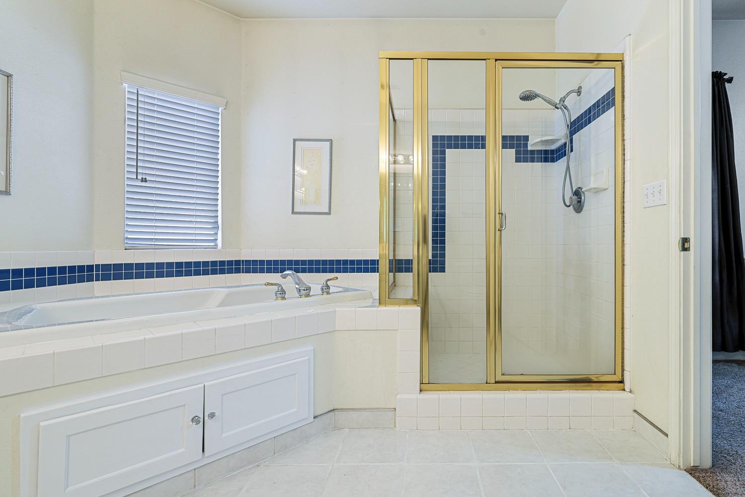 10271 N Whitney Ave, Fresno, CA 93730