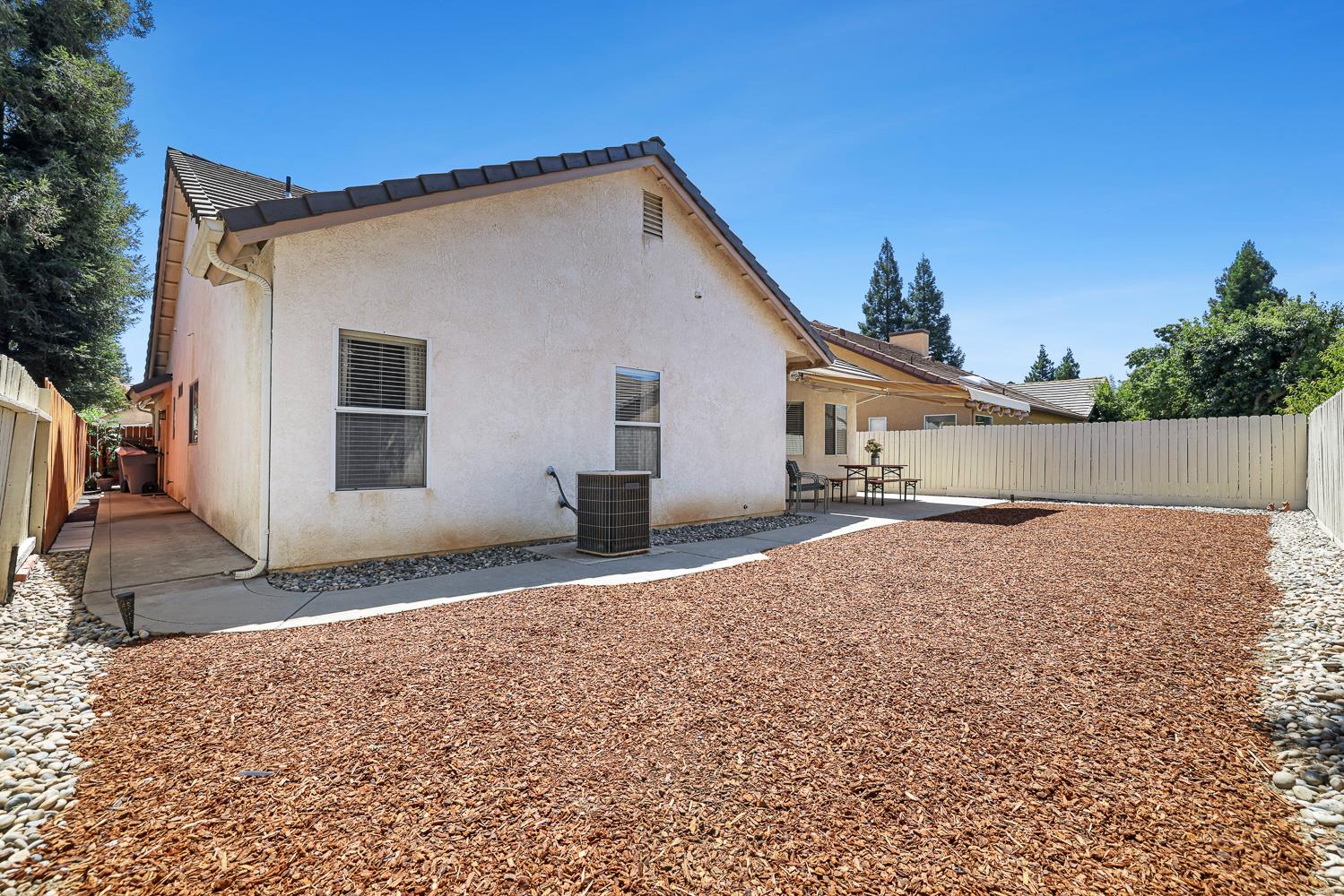 10271 N Whitney Ave, Fresno, CA 93730