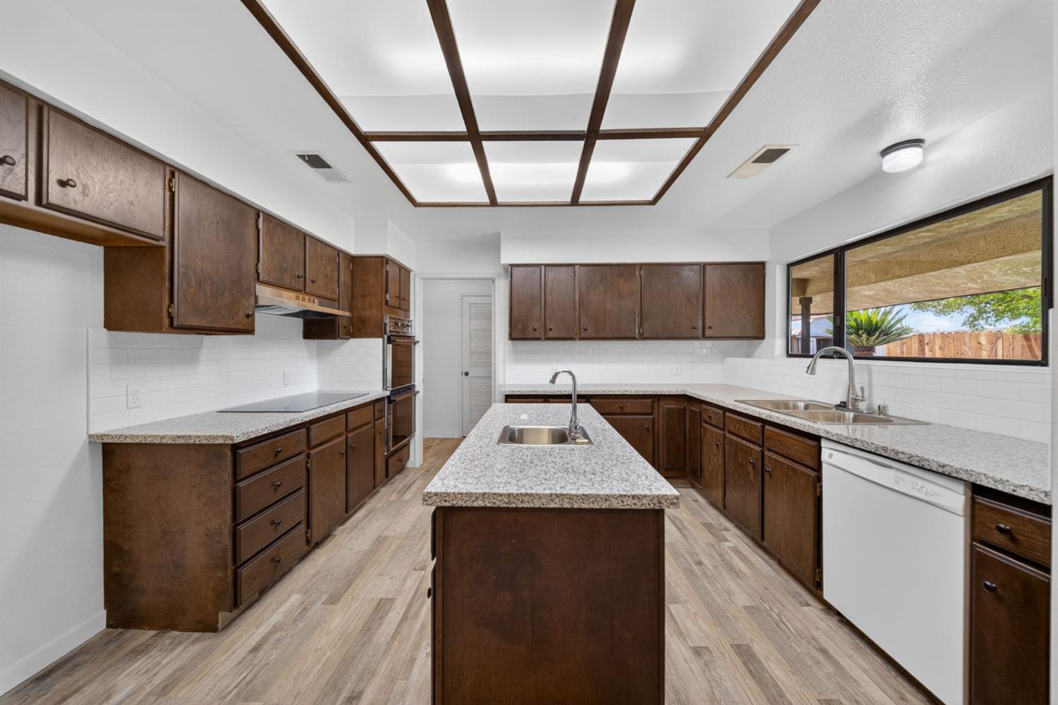 83 2Nd St, Clovis, CA 93612