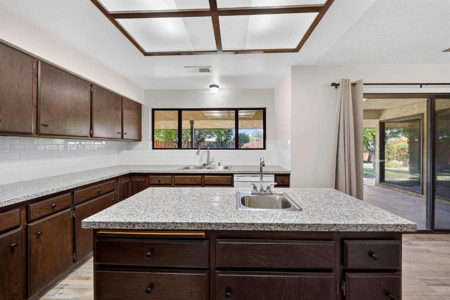 83 2Nd St, Clovis, CA 93612