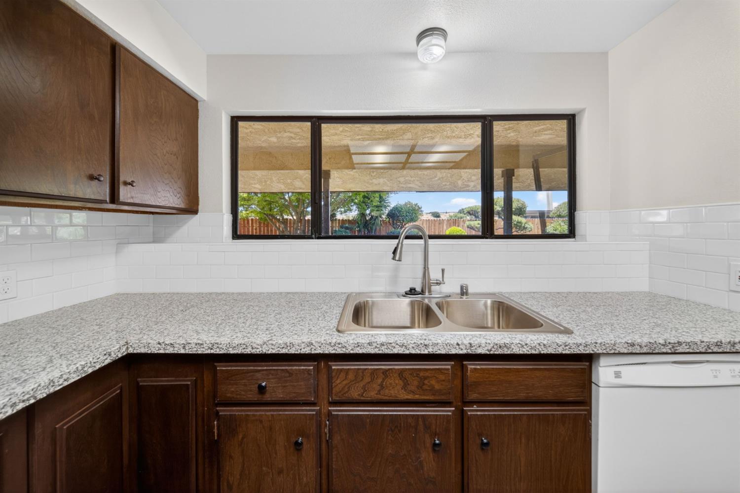 83 2Nd St, Clovis, CA 93612