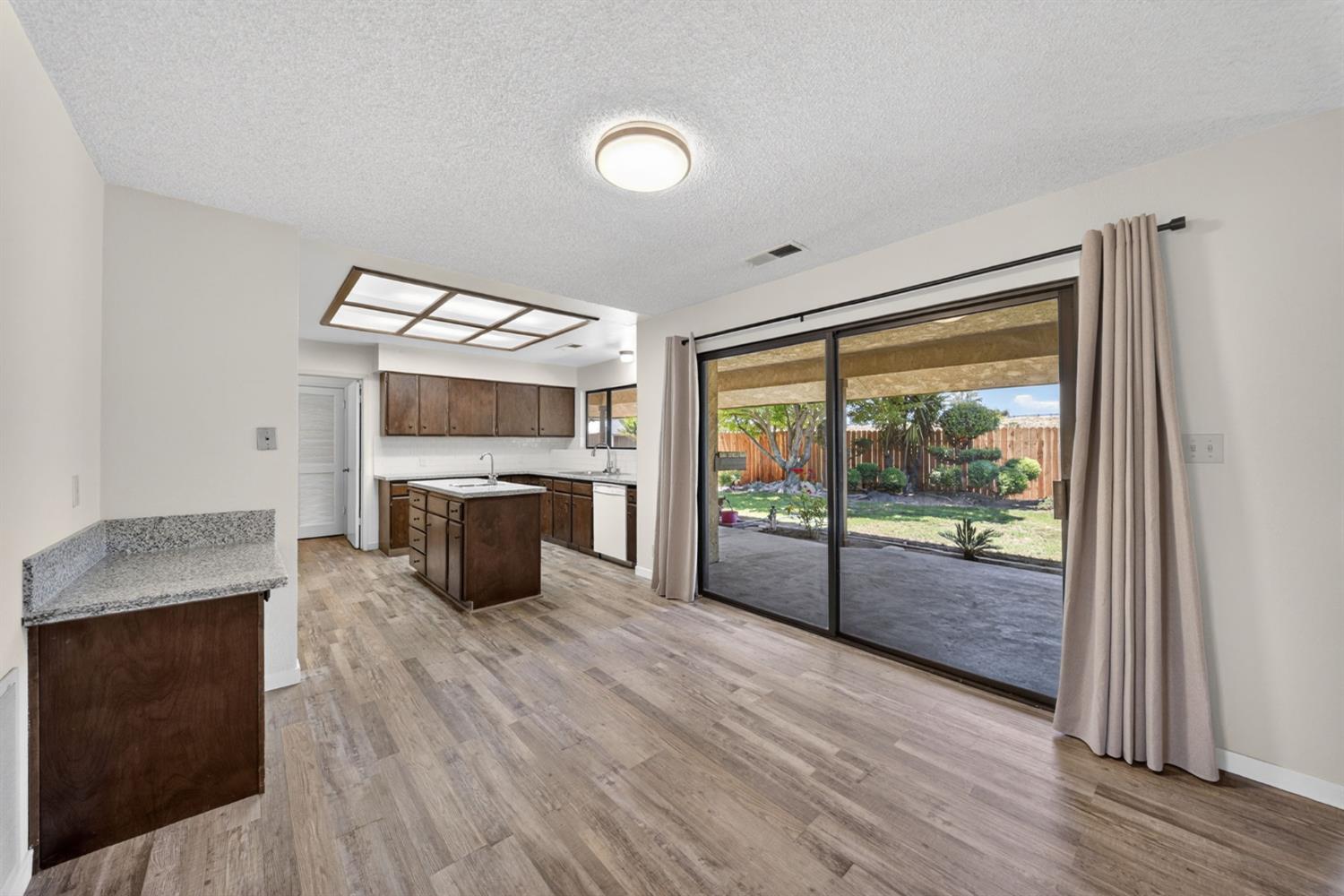 83 2Nd St, Clovis, CA 93612