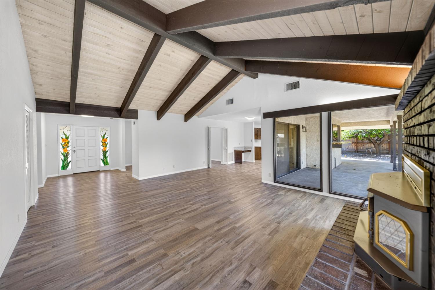 83 2Nd St, Clovis, CA 93612