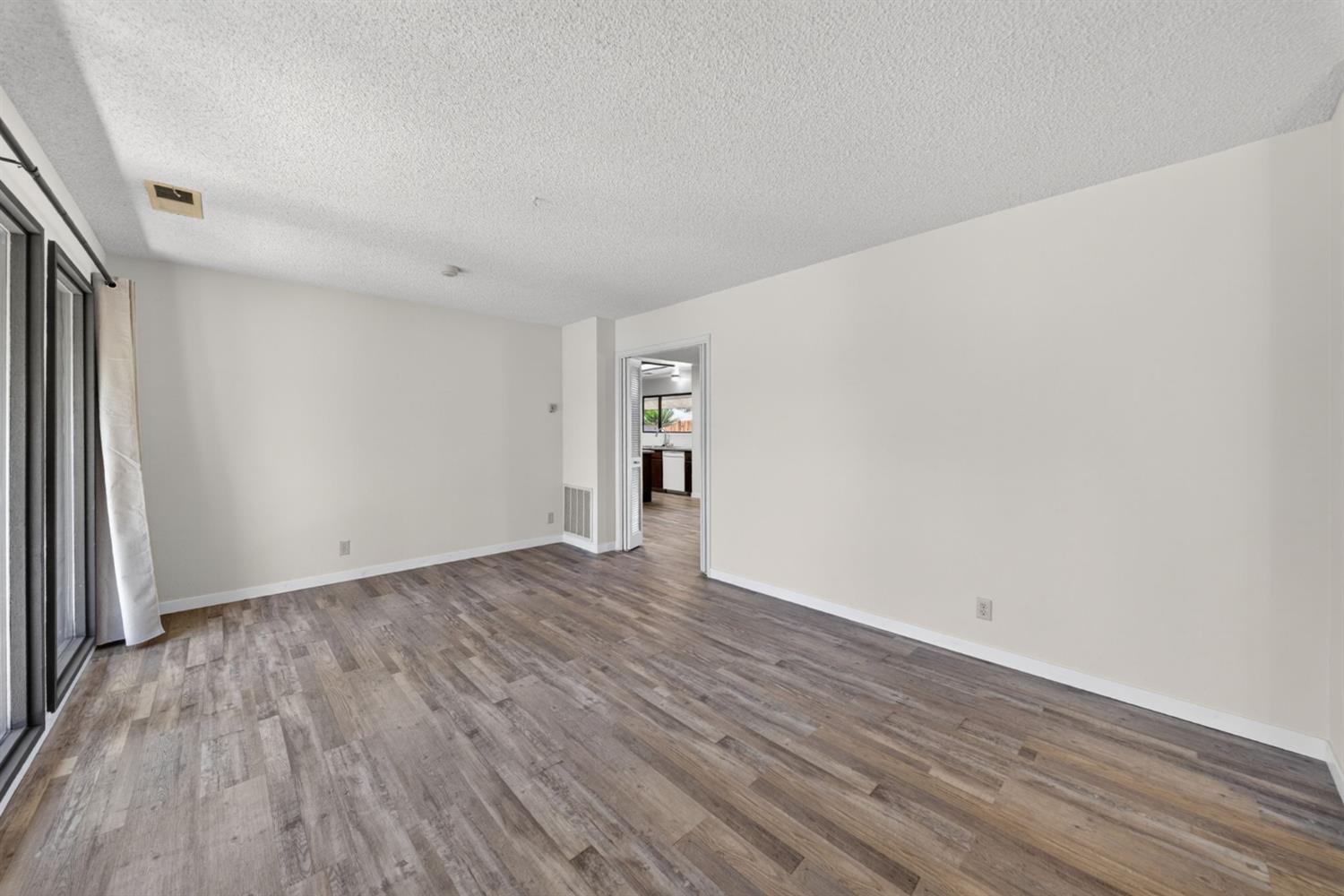 83 2Nd St, Clovis, CA 93612