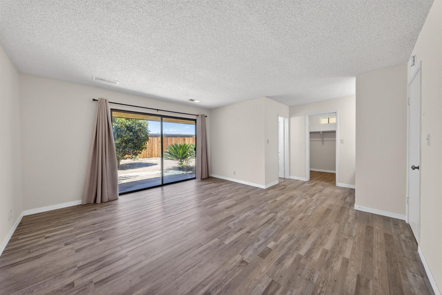 83 2Nd St, Clovis, CA 93612