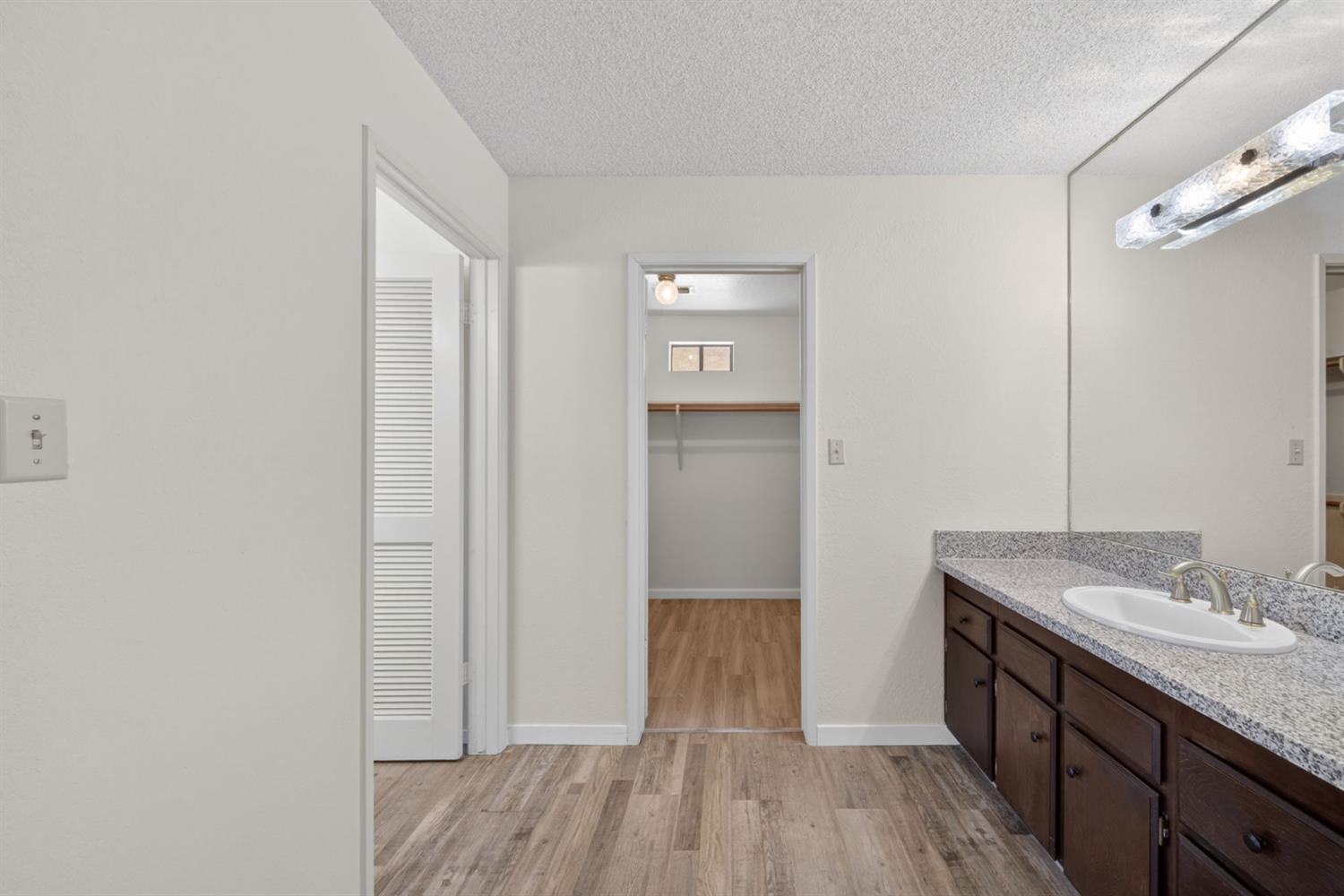 83 2Nd St, Clovis, CA 93612