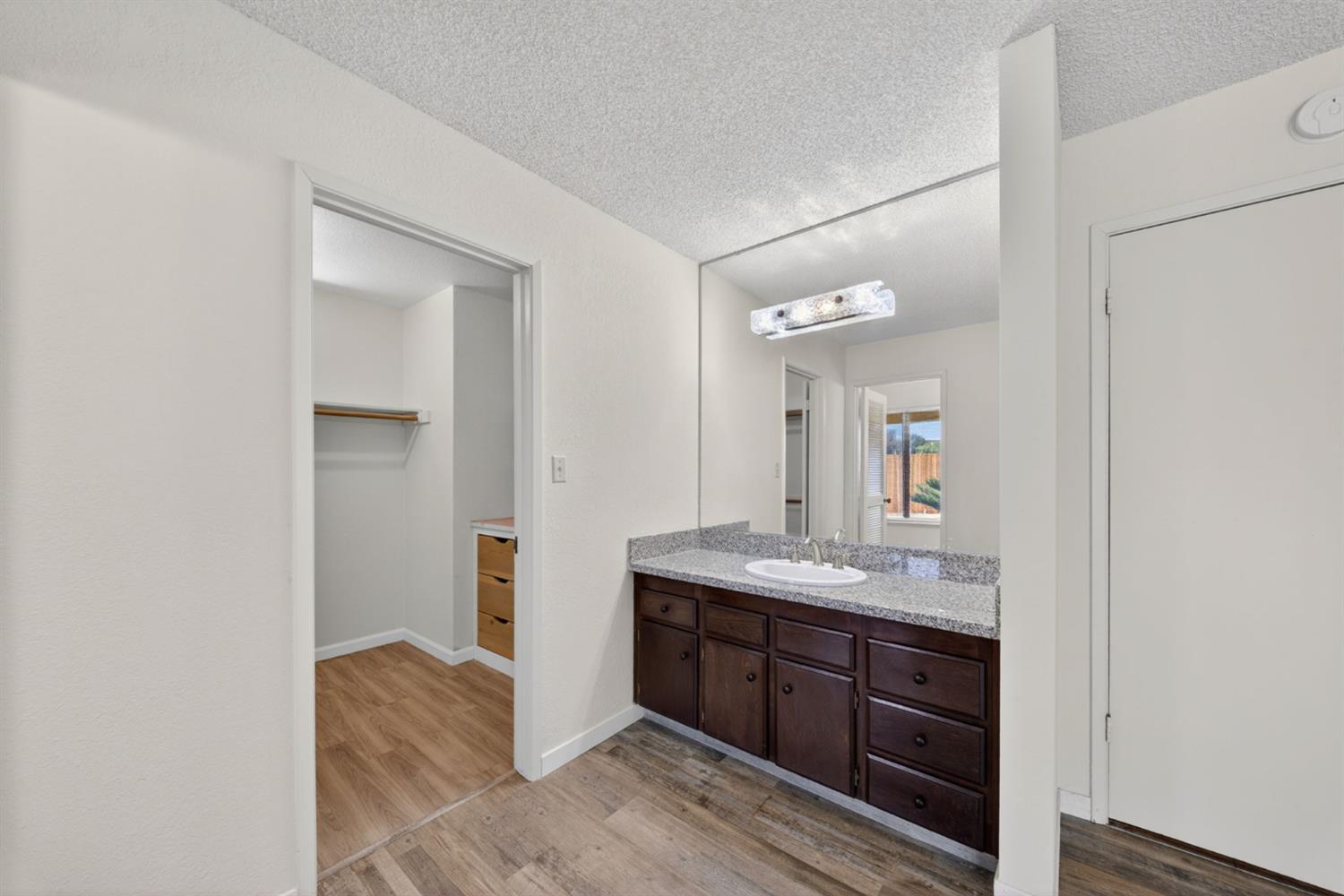 83 2Nd St, Clovis, CA 93612