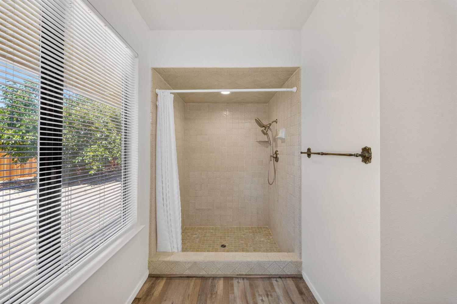 83 2Nd St, Clovis, CA 93612