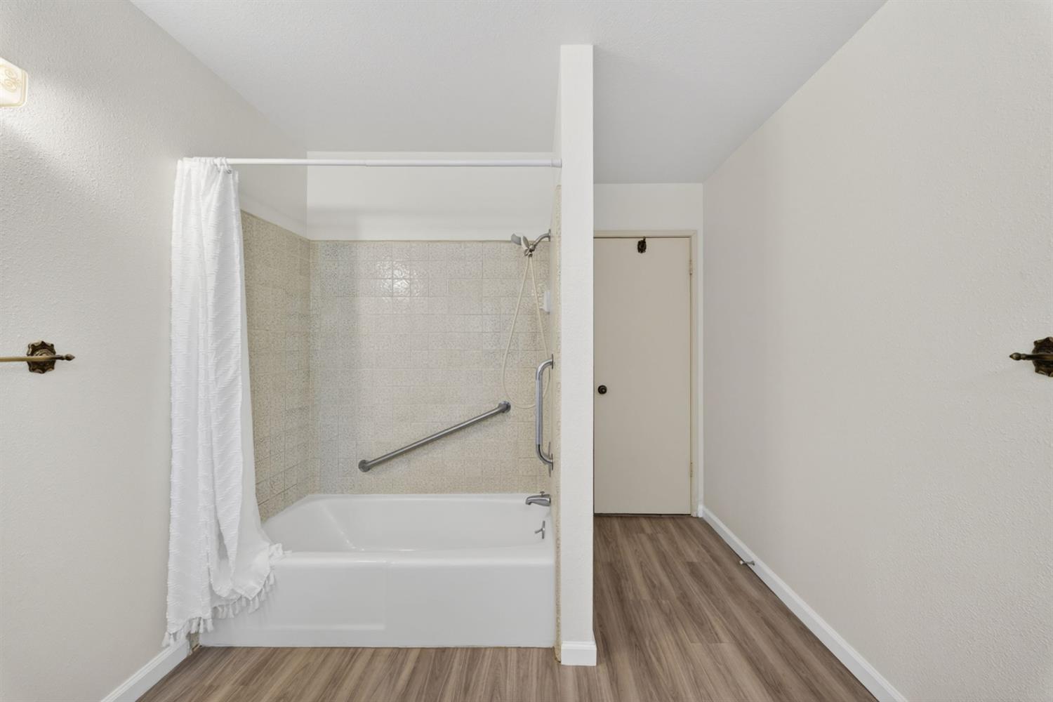 83 2Nd St, Clovis, CA 93612