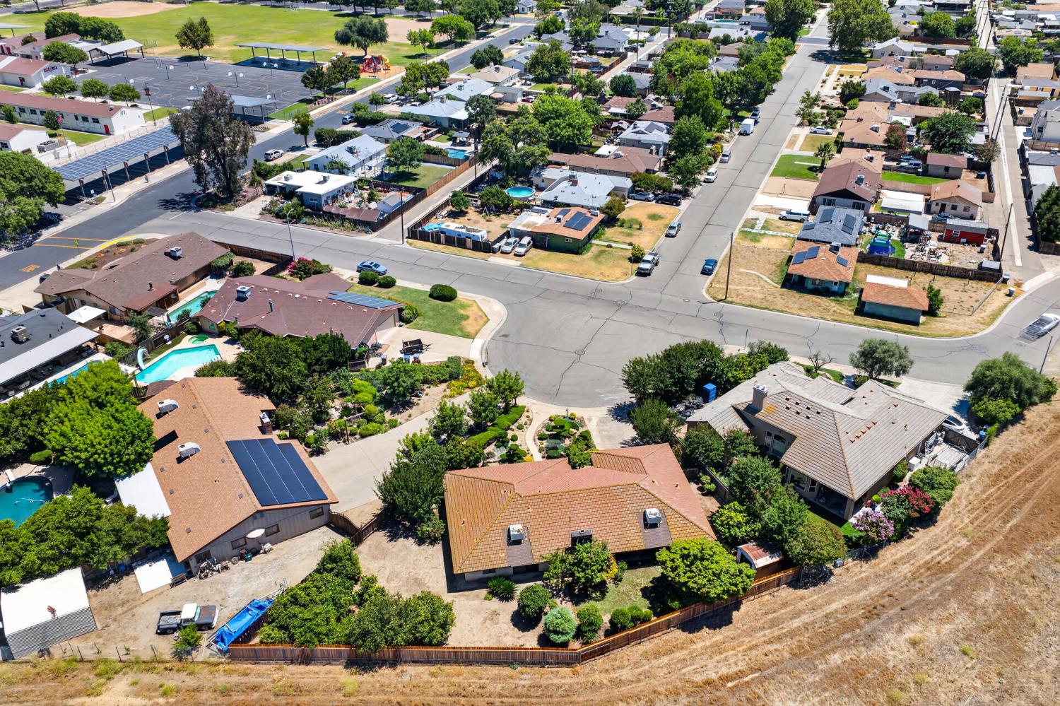 83 2Nd St, Clovis, CA 93612