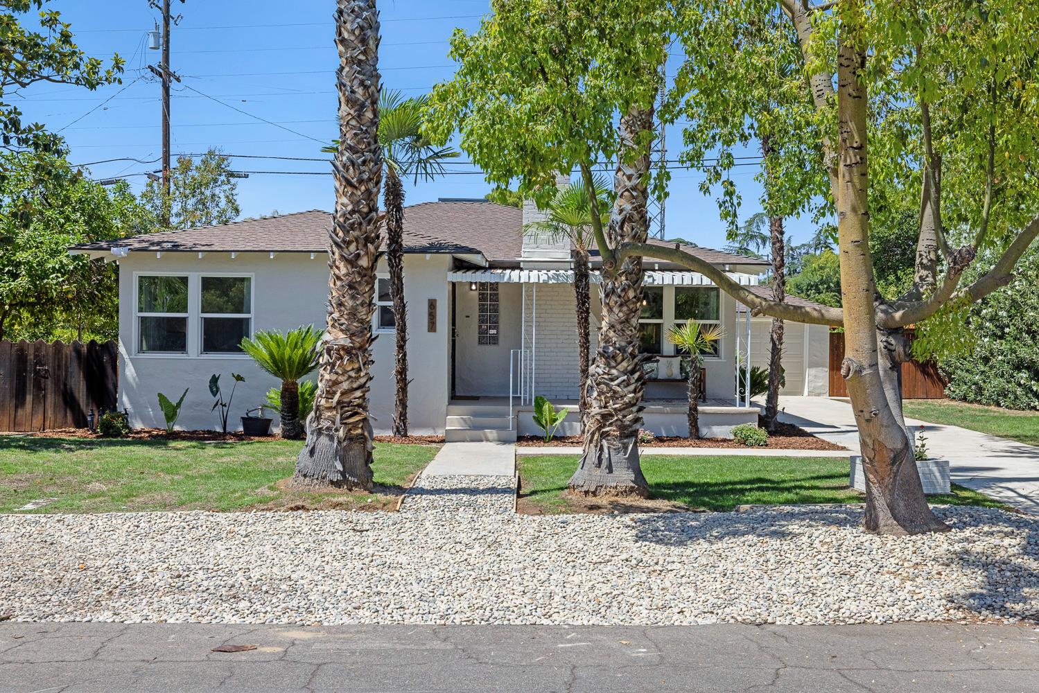 657 E Ramona Way, Fresno, CA 93704