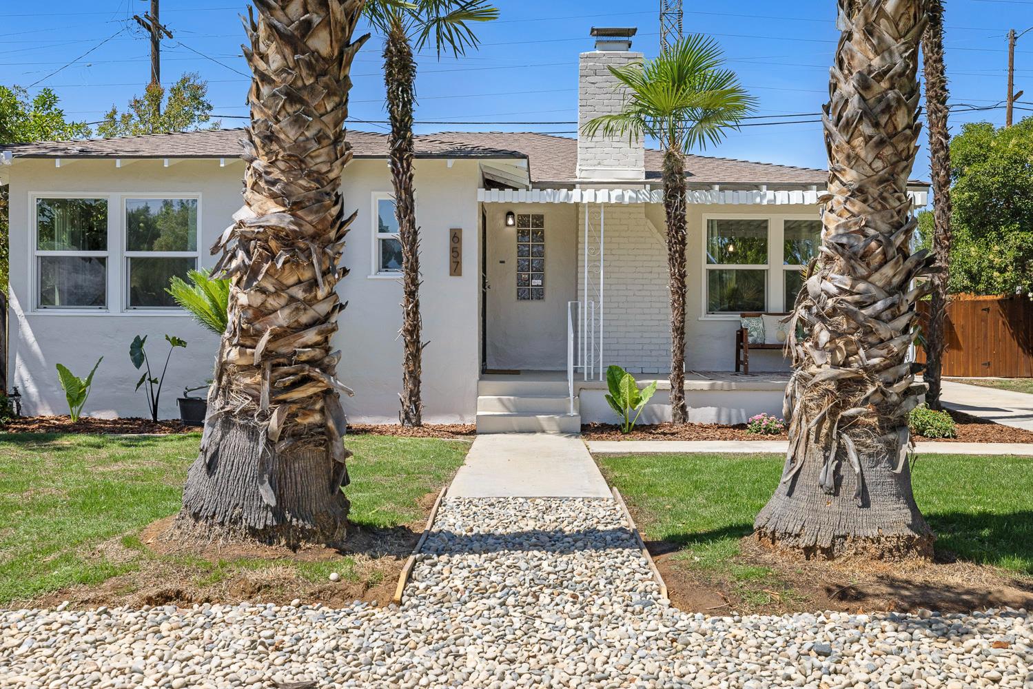657 E Ramona Way, Fresno, CA 93704