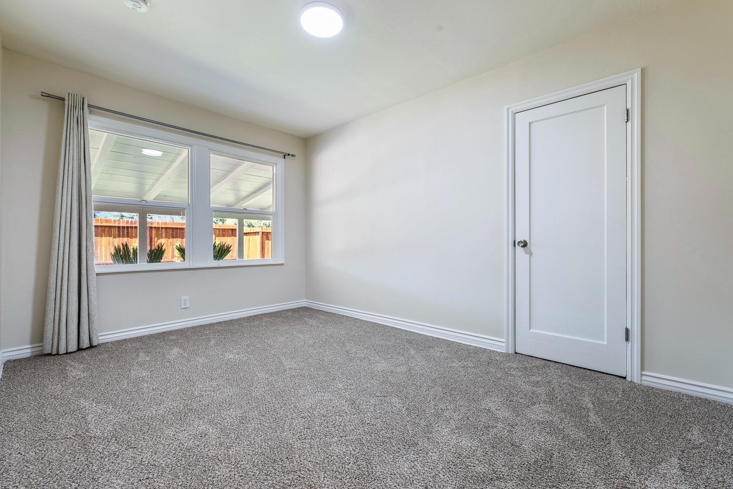 657 E Ramona Way, Fresno, CA 93704