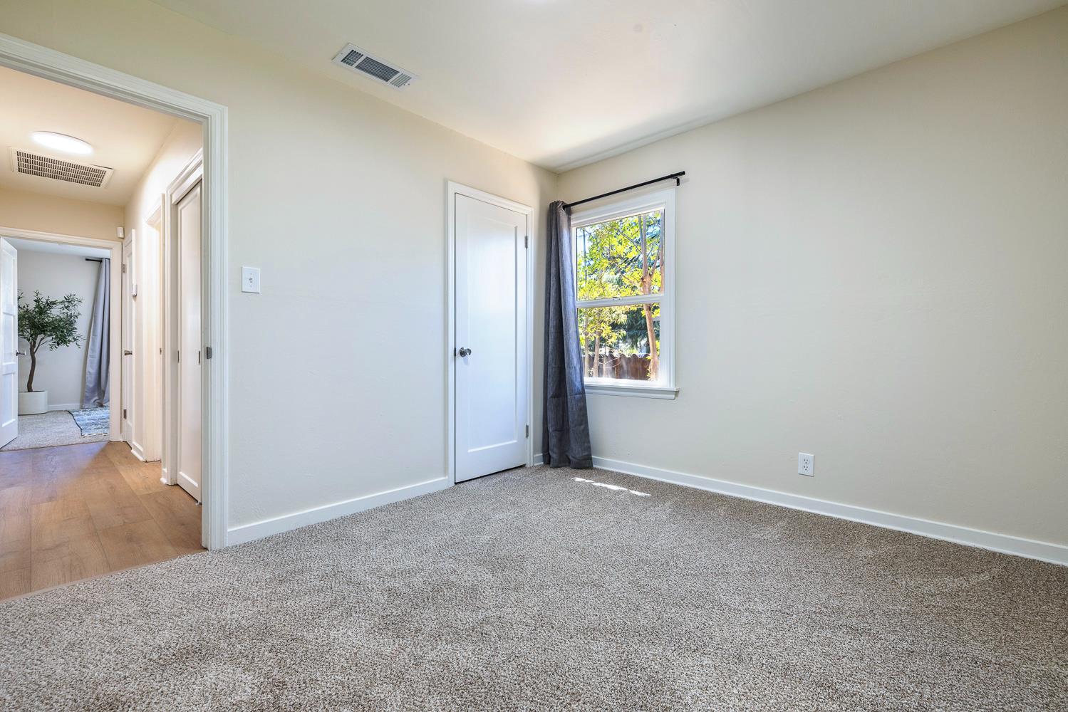 657 E Ramona Way, Fresno, CA 93704