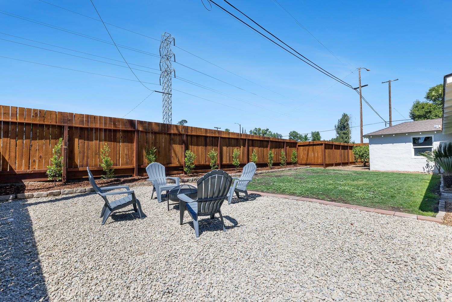 657 E Ramona Way, Fresno, CA 93704