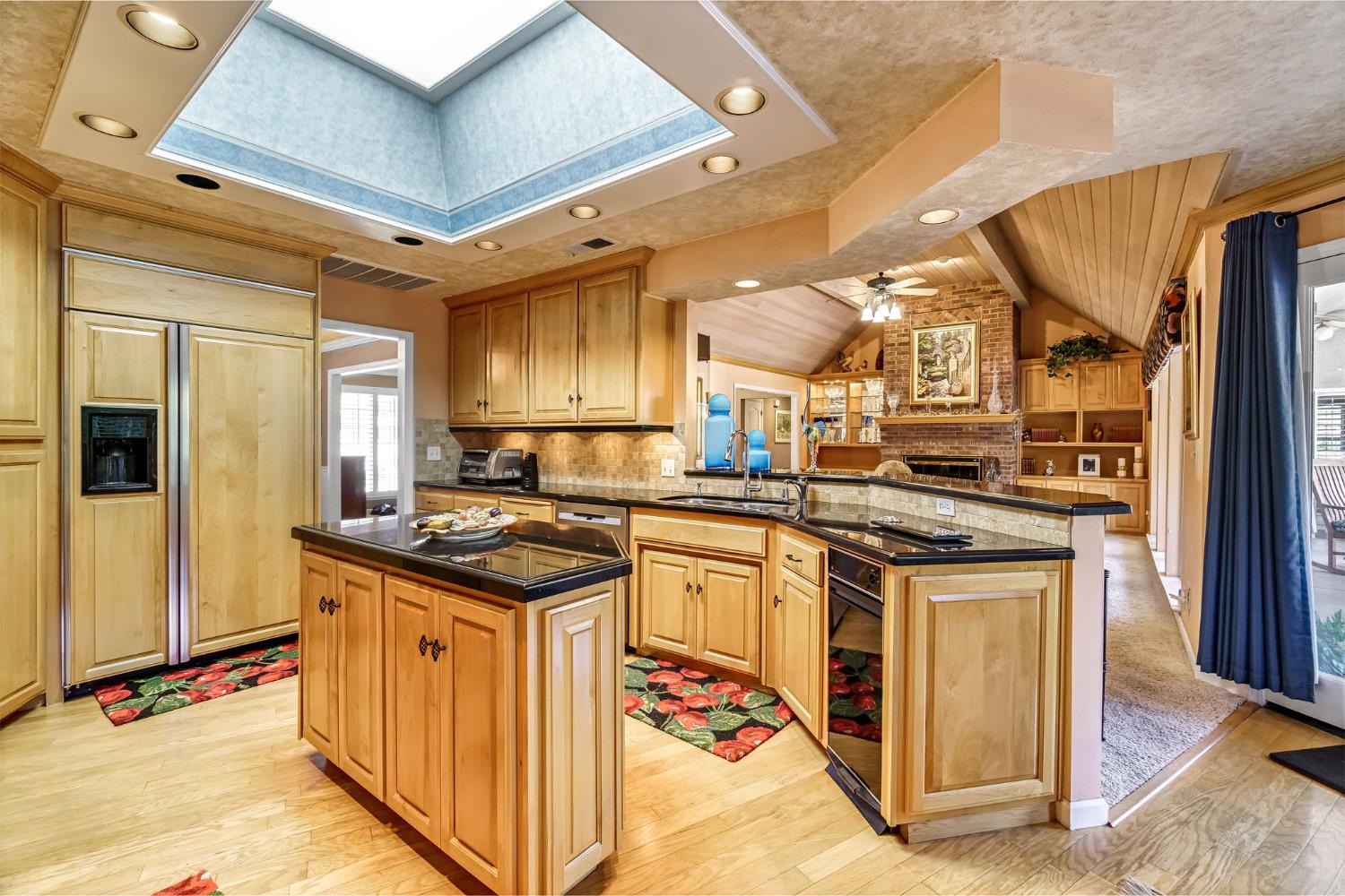 9452 N Madison Ridge Rd, Fresno, CA 93720