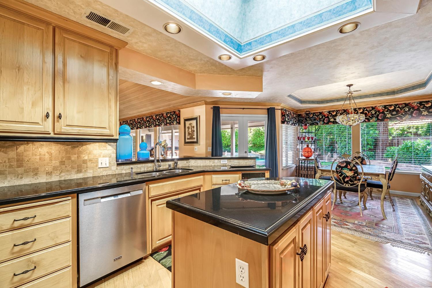 9452 N Madison Ridge Rd, Fresno, CA 93720