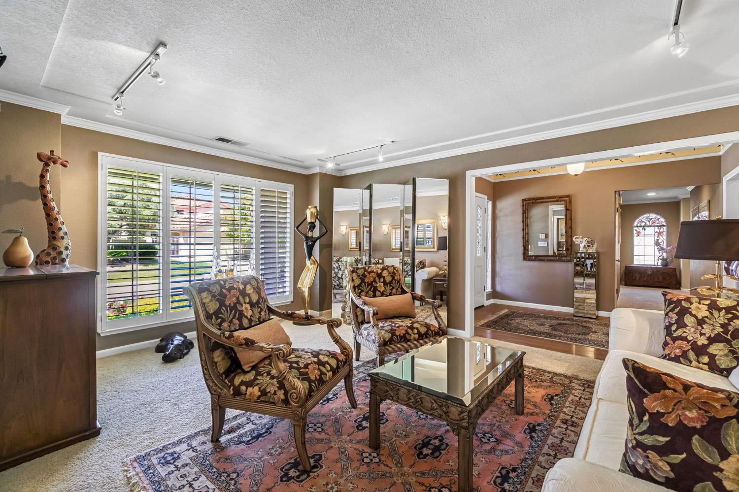 9452 N Madison Ridge Rd, Fresno, CA 93720