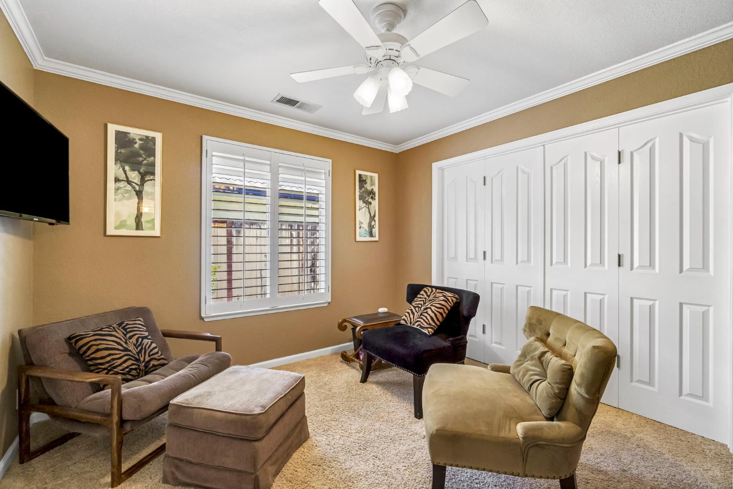 9452 N Madison Ridge Rd, Fresno, CA 93720